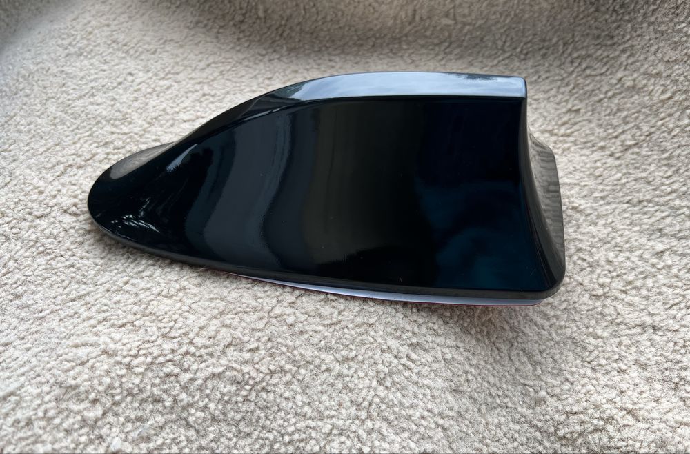 Автомобільна антена акулий плавник