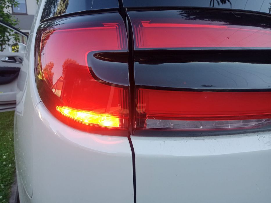 uconnect 5 Chrysler Pacifica polski mapy lektor lampy youtube spotify