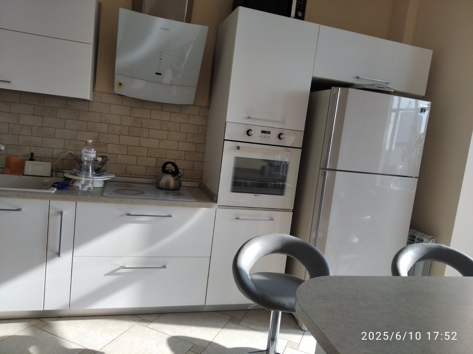 Код44Продам большую 2к ЖК Успех