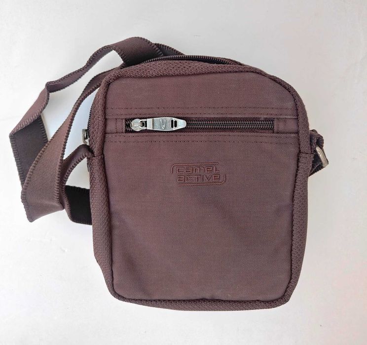 Bolsa Mala marca Camel de ombro em muito bom estado
