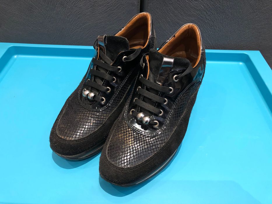 Sapatilhas pretas de cunha (pele genuína) - tam 37