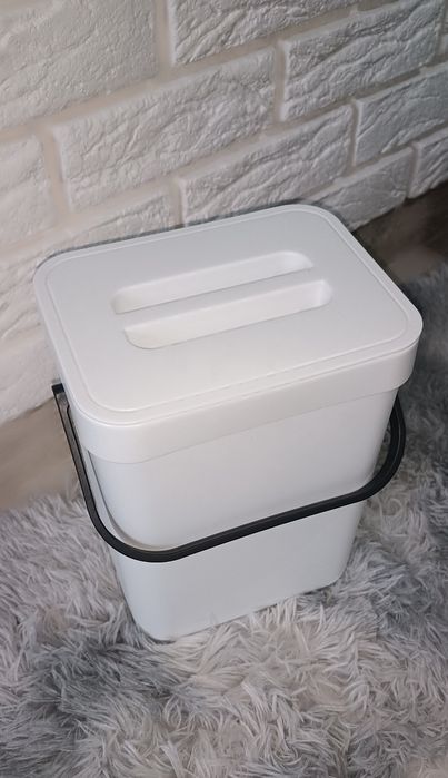 Відро для сміття в ванну кімнату