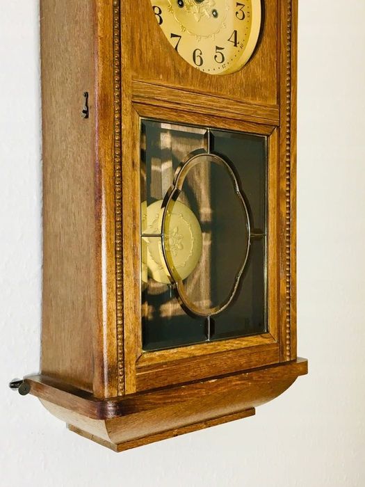 Uroczy Zegar Wiszący Gustav Becker Tarcza Tłoczona