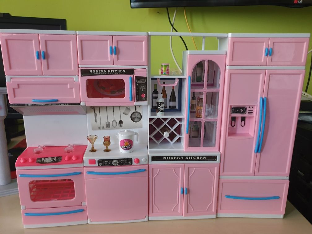 Кухня дитяча рожева