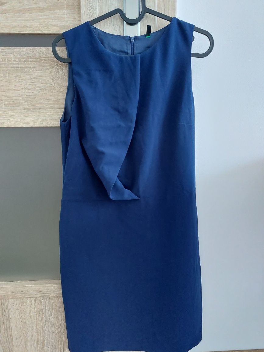 Elegancka granatowa sukienka