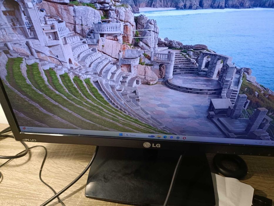 Монітор LG. Flatron 23 дюйма