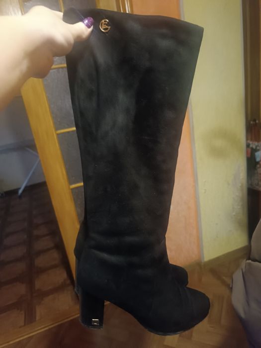 Продам високі сапоги 38р