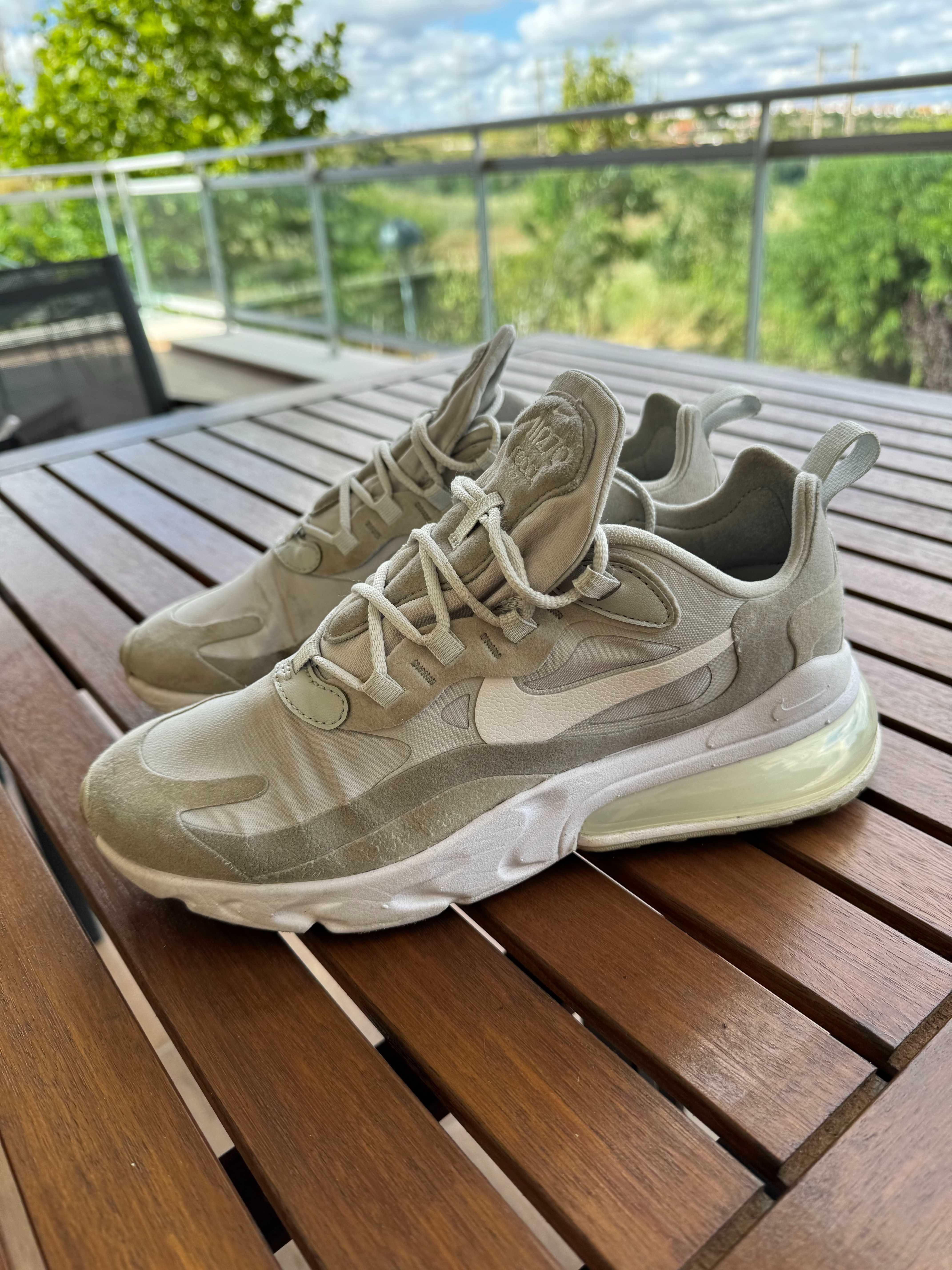 Nike AirMax React 70 Cinzentos