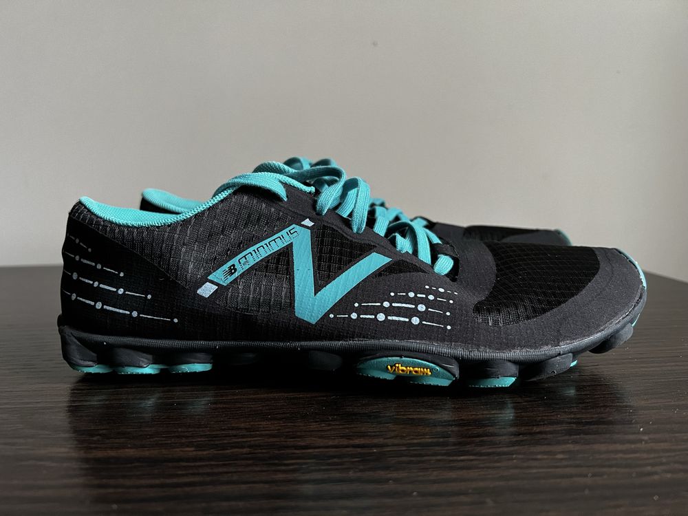 Кросівки New Balance Minimus Trail Running WT00BK Розмір 39 на 24 см