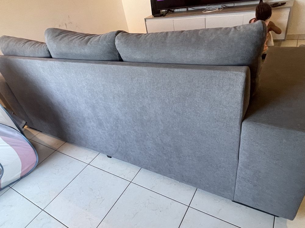 Sofa usado em muito bom estado com 2 pufs