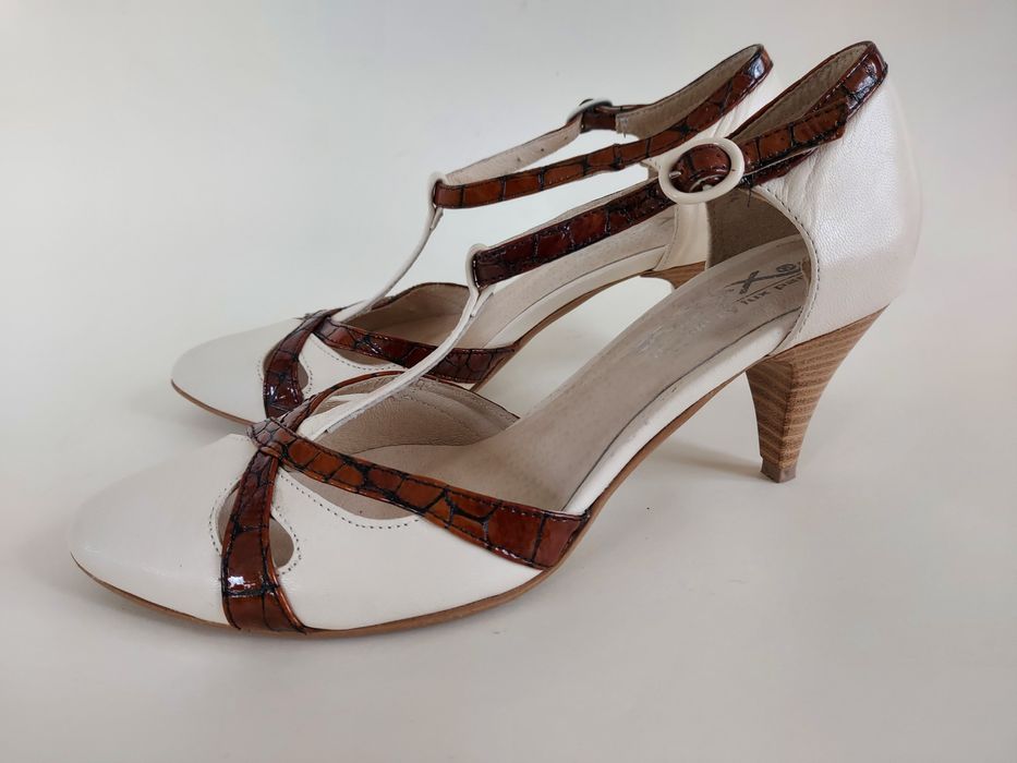 Skórzane sandały czółenka kremowe z brązowym akcentem Lux 36