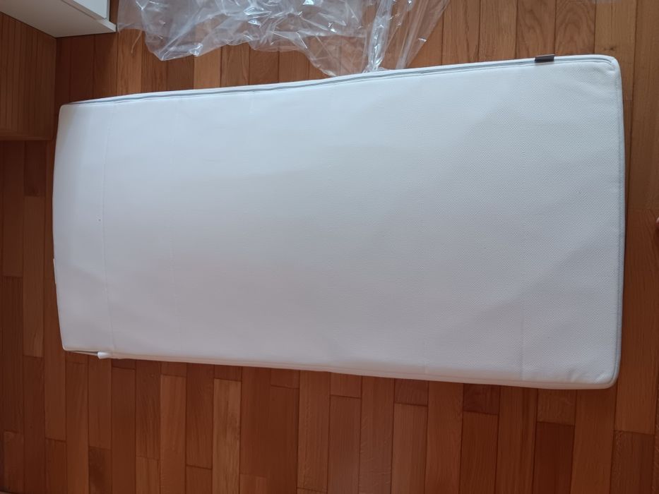 Berço IKEA com colchão