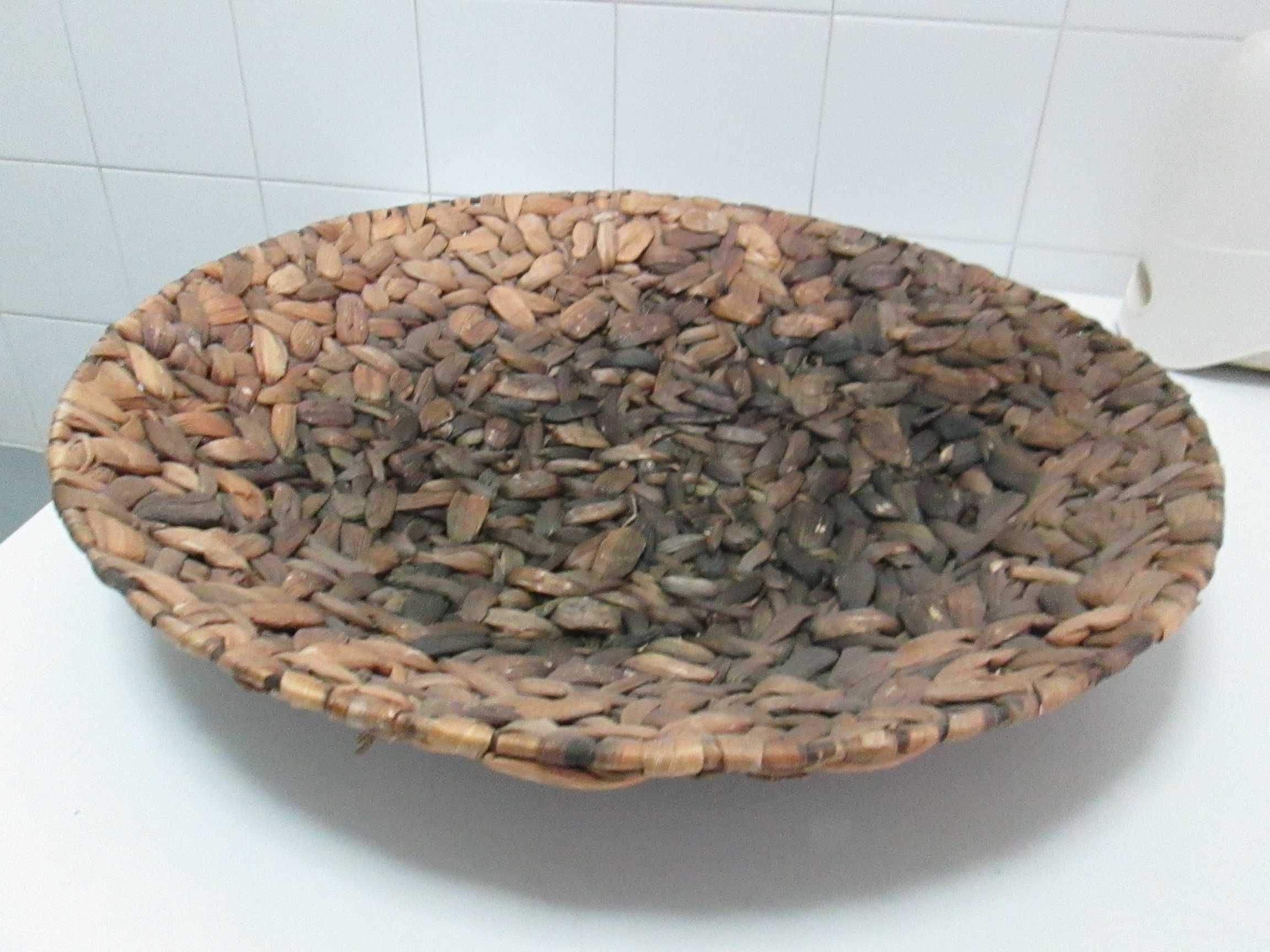 Cesta Africana em palha