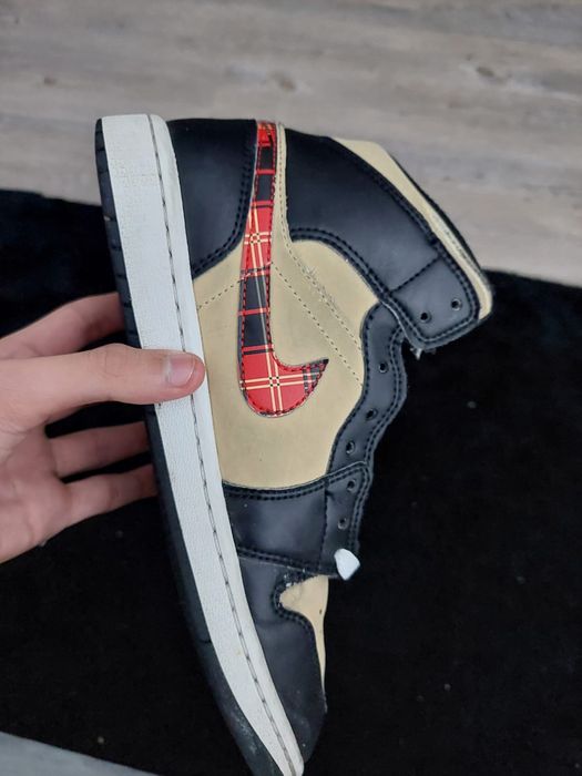 Nike Air Jordan 1 MID SE