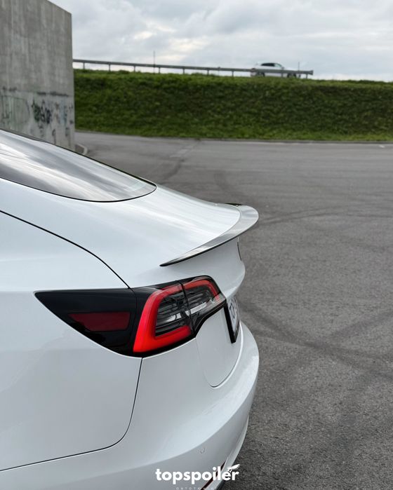 Спойлер накладка лип сабля Tesla Model 3 2017-2022 ABS пластик чорний