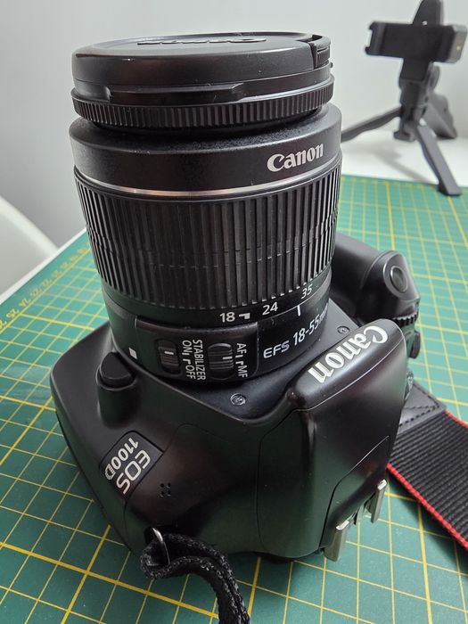 Canon EOS 1100D + bolsa + tripés
