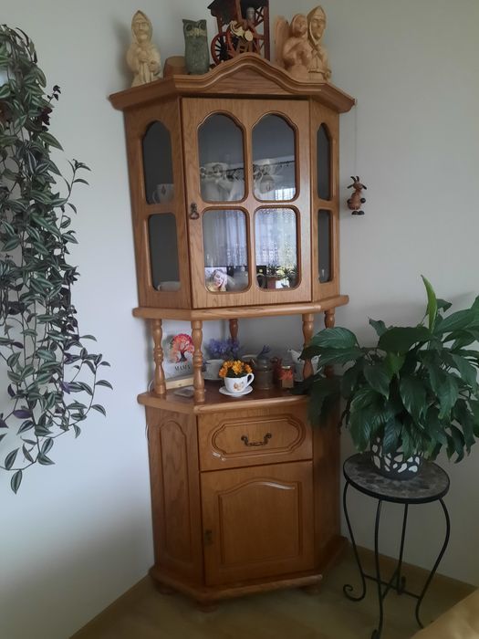 Sprzedam witrynę i komodę