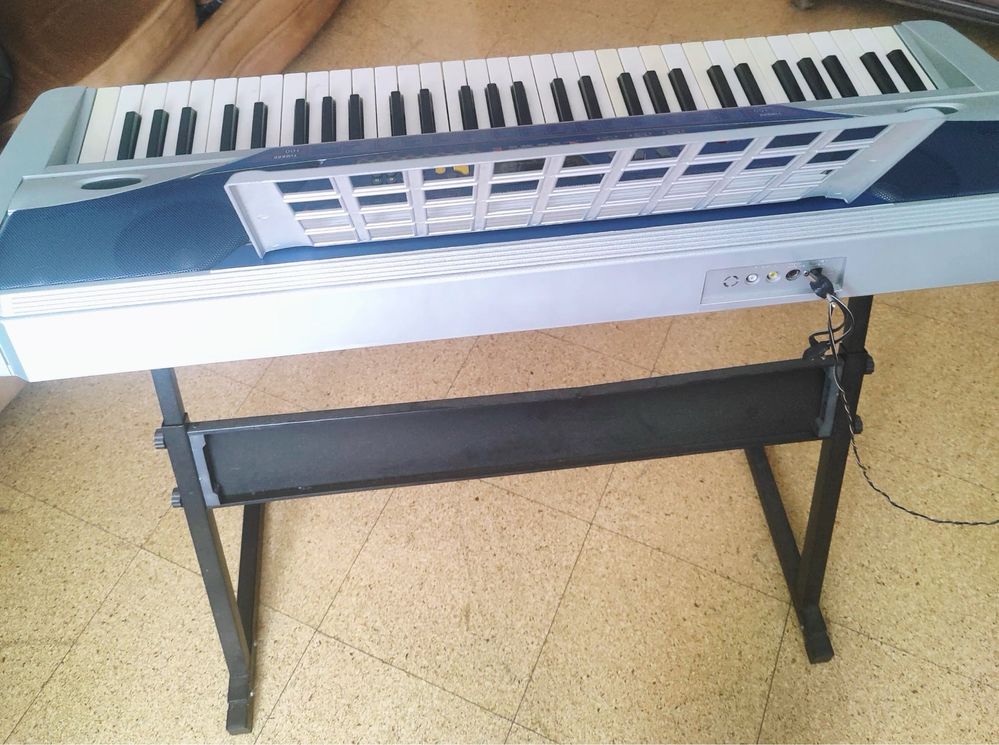 Teclado com suporte