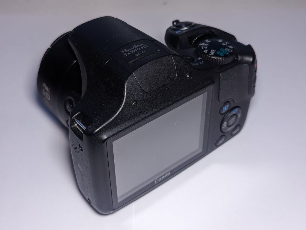 Фотоапарат Canon PowerShot sx540 hs супер зум 50x