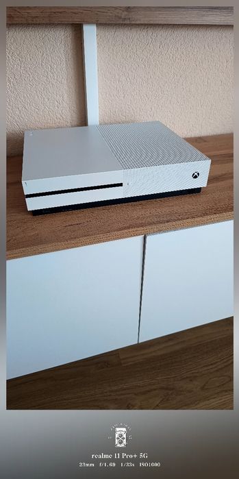 Xbox One S 1TB +2 Pady\BF1