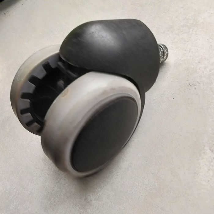 Комплект роликов для офисного кресла