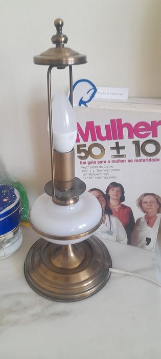 Dois candeeiros de mesa