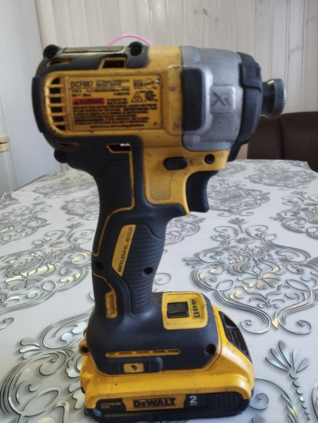 Імпакт DCF 887 Dewalt