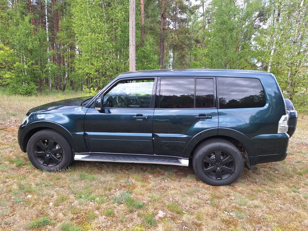 Mitsubishi Pajero 4x4 2015R