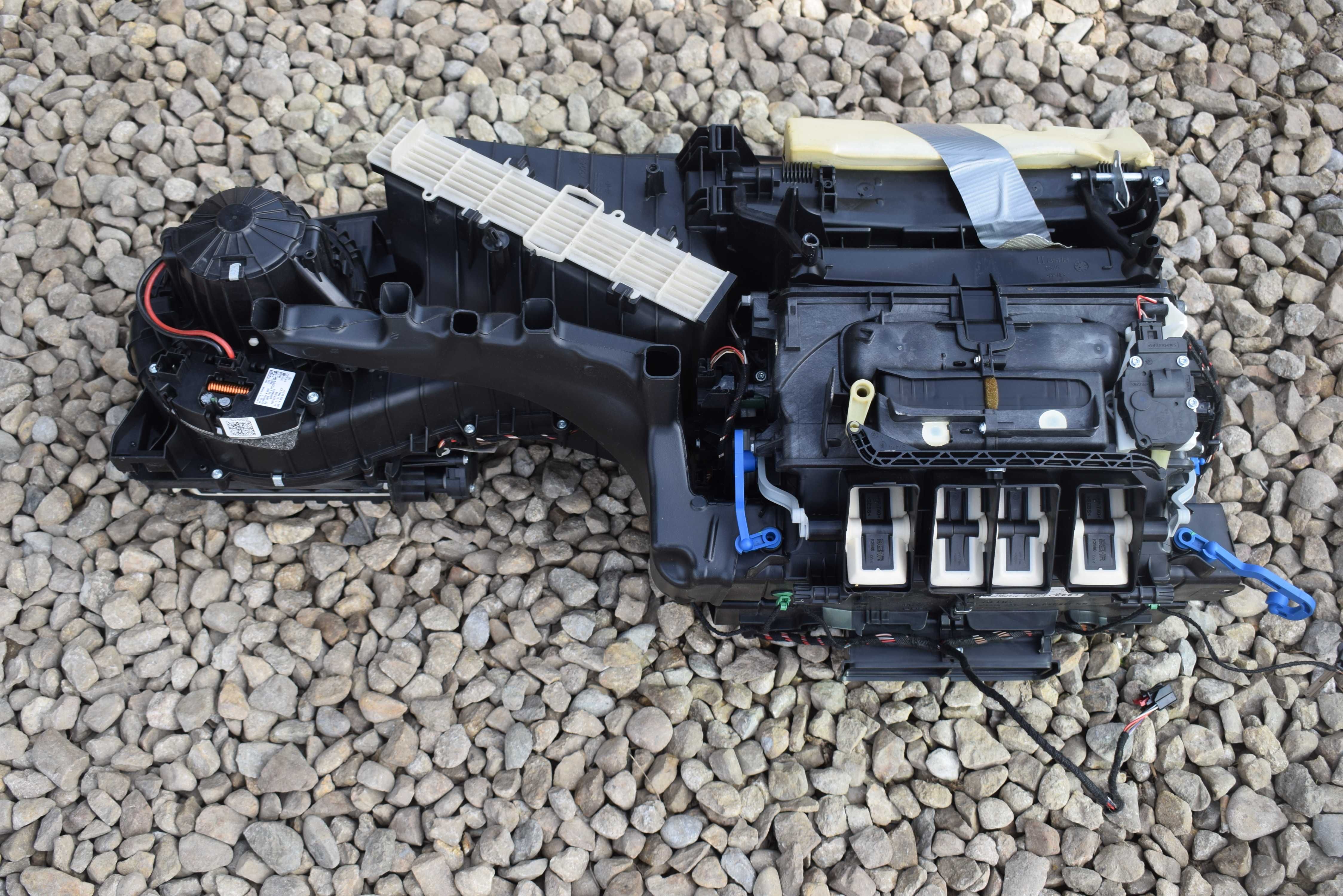 Audi A4 S4 B8 lift 12r. nagrzewnica dmuchawa kompletna 8T1.820005B