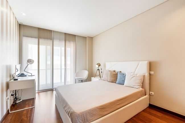 MORADIA T3 com suite, varanda e terraço