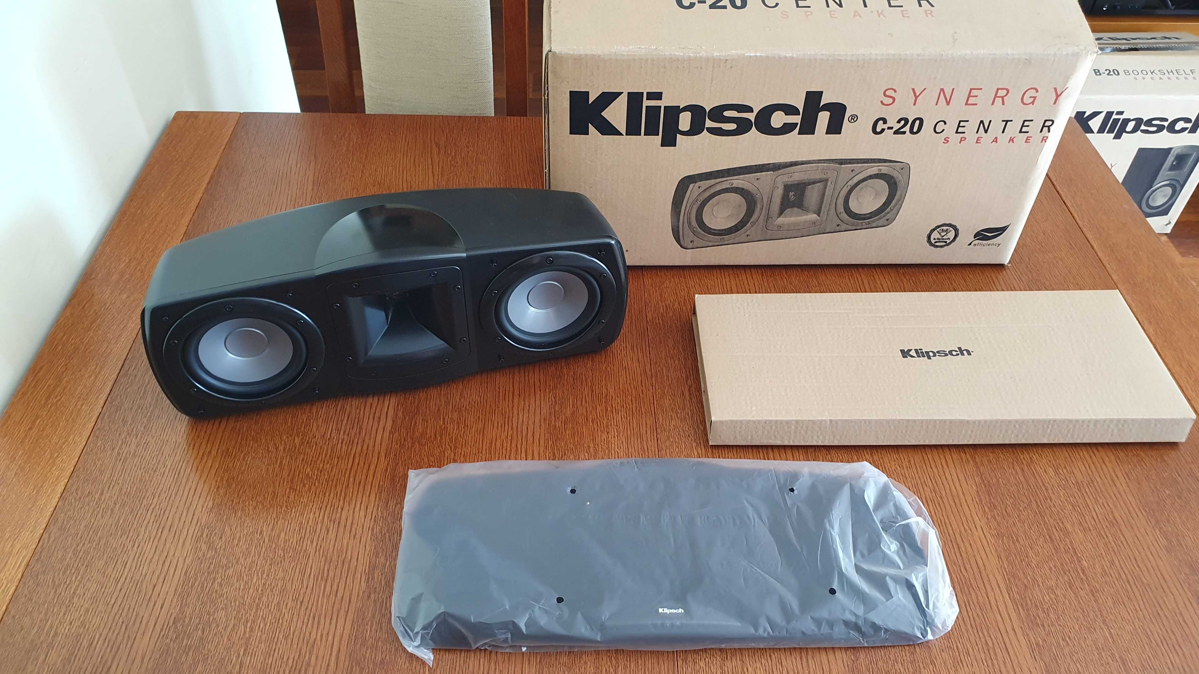 Kolumny podstawkowe Klipsch Synergy B-20 oraz kolumna centralna C-20