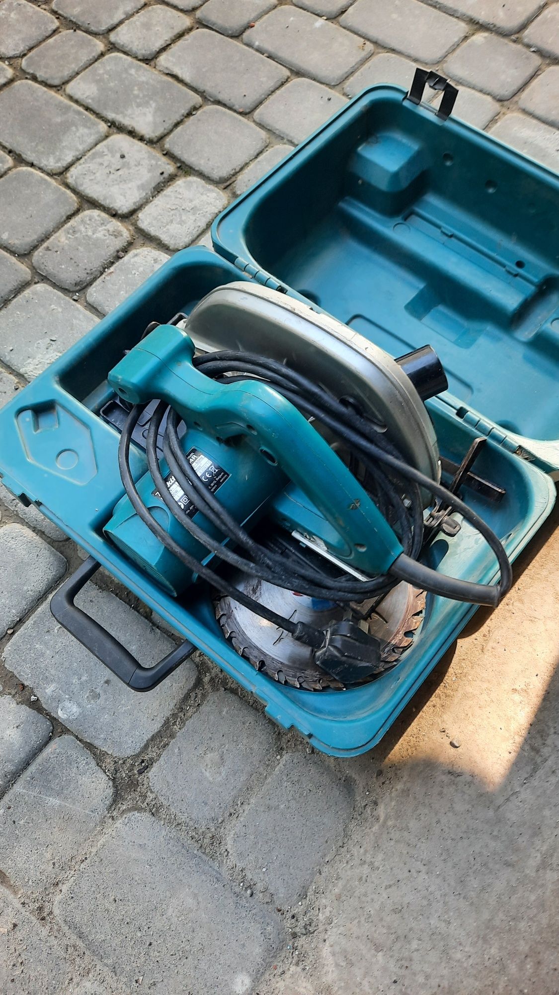 Дискова пила makita 5704R