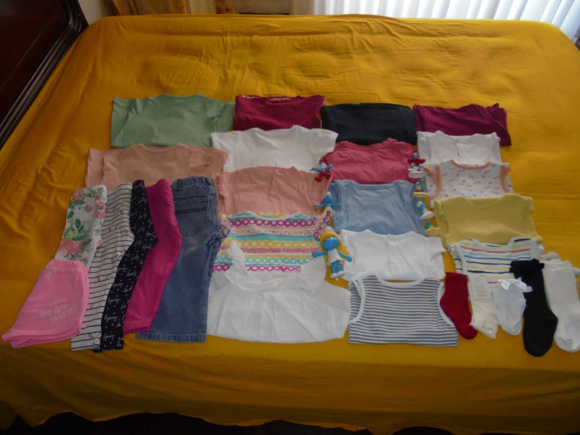 lote de roupa de menina os brinquedos