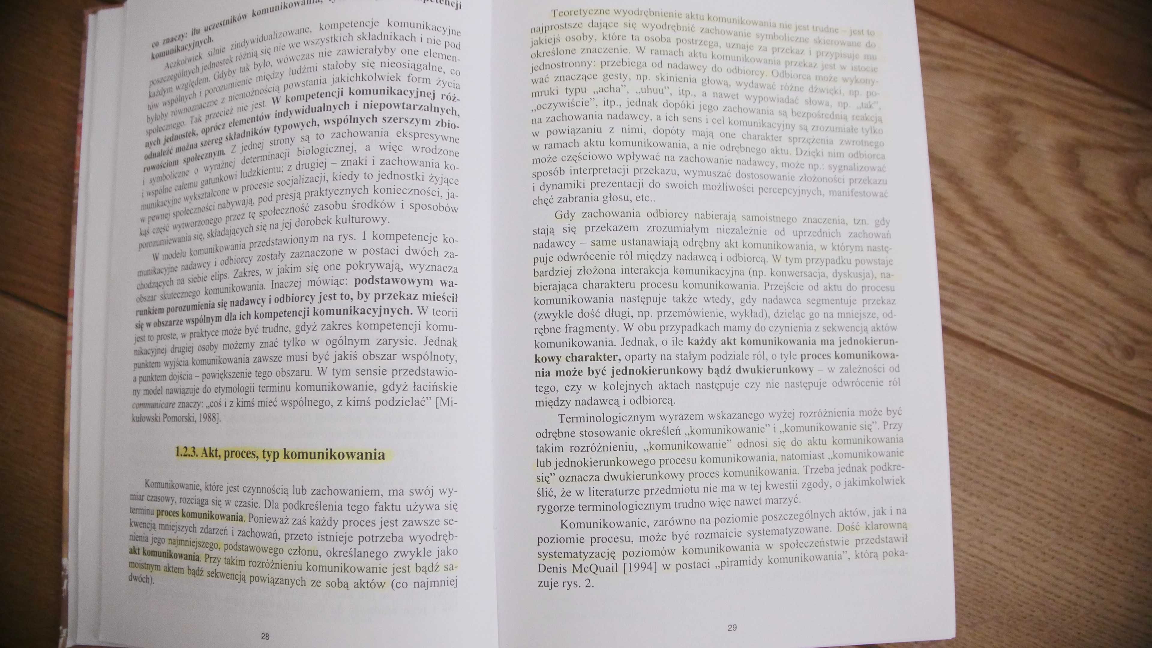 "Media masowe" - Maciej Mrozowski
