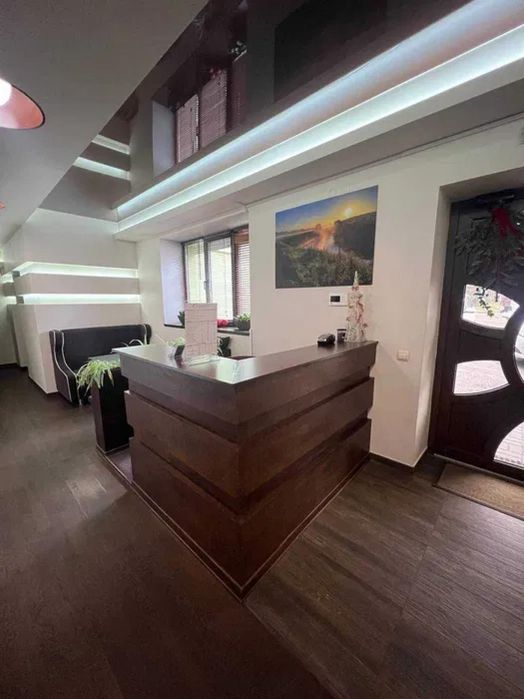 Продам нежитлове приміщення, вул. Родини Крушельницьких, 3, Львів