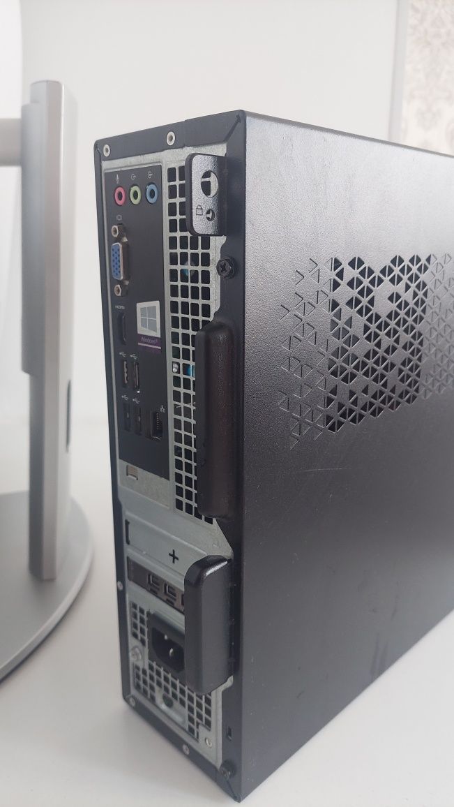 Продам системний блок у корпусі Dell Vostro.