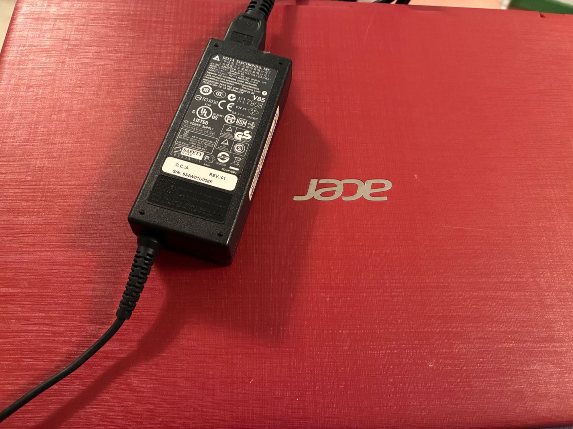 Laptop ACER Aspire 3 A315-31-C27Z /4GB/1000 GB Czerwony