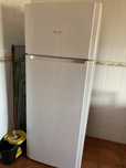 Frigorífico HotPoint c/ garantia de 3 anos ainda.