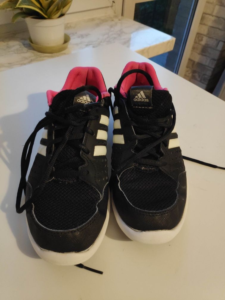 Adidas Arianna III