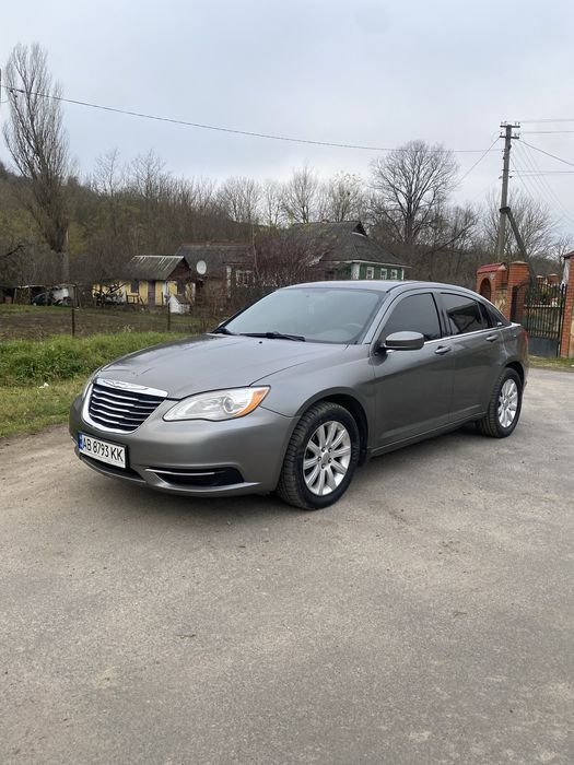 Крайслер 200. 2012 року 2.4 бензин автомат