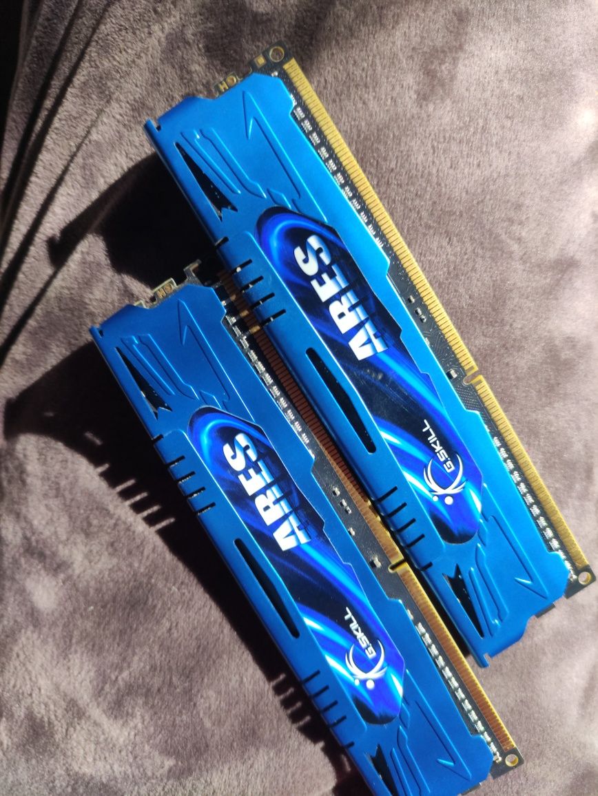 Пара Gskill Ares 2x4GB, DDR3 CL9, 1600hz, 1.5v