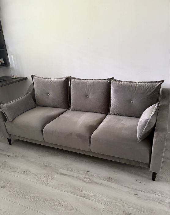 Piękna rozkładana sofa lady