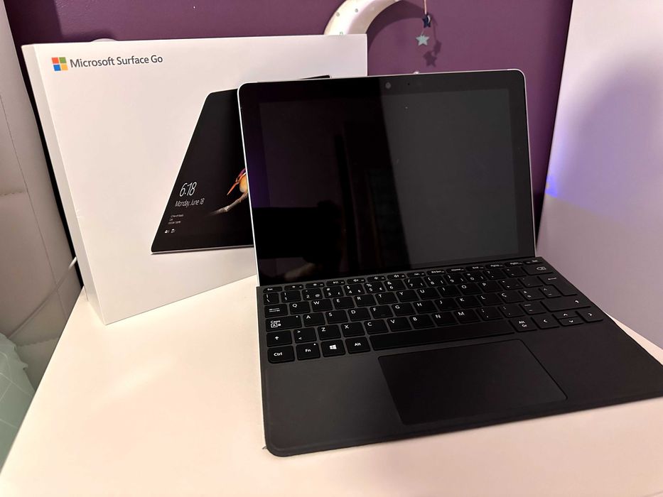 MICROSOFT Surface Go (10'' - Intel Pentium Gold 4415Y - RAM: 4GB)