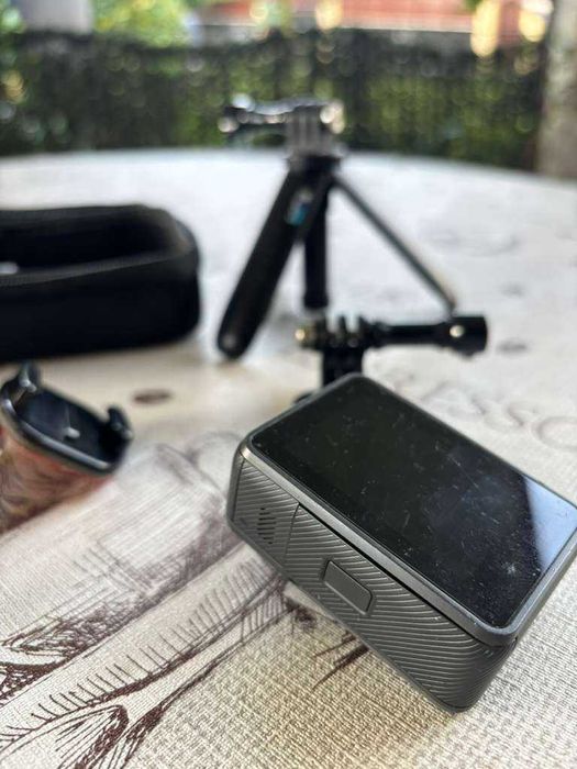 GoPro HERO 6 Black com vários acessórios