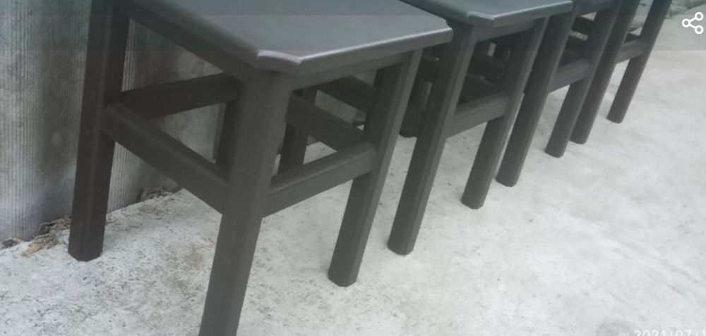 Комплект табуретів з дуба