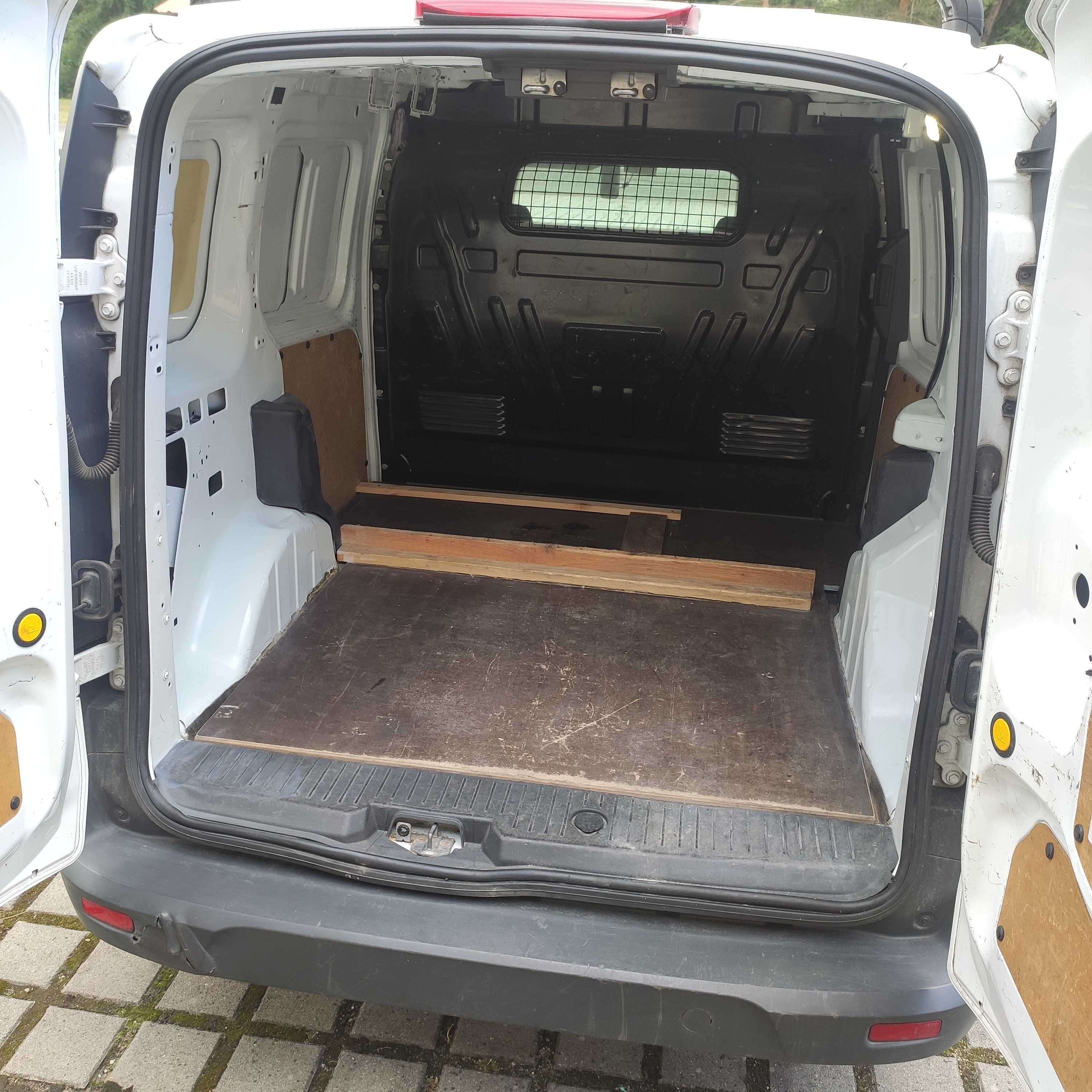 Śliczny Ford Transit Connect