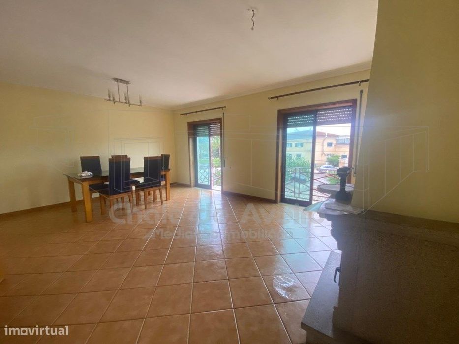 Aprtamento T2+1 com garagem em OIÃ