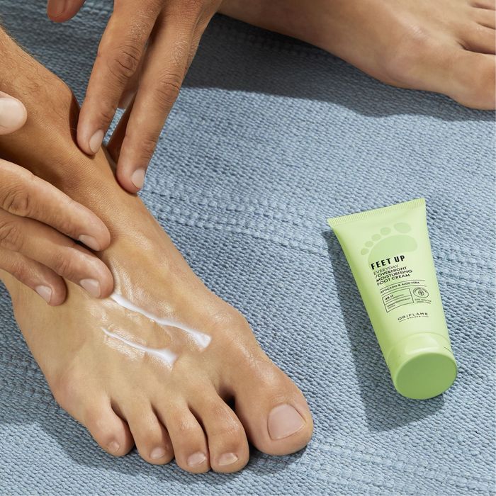 Nawilżający krem do stóp na noc Feet Up Everyday z Oriflame