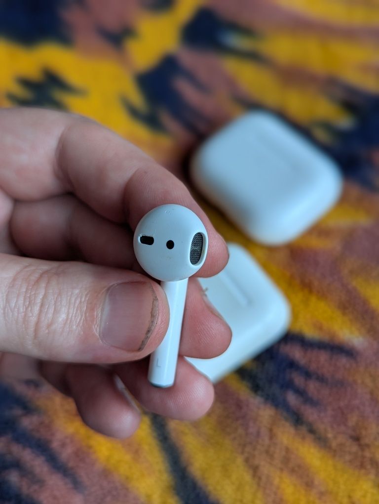Продам гарнітуру Airpods 2.