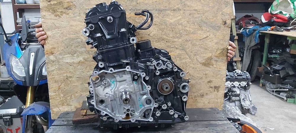 F900xr F900 Silnik dekiel oslona stator magneto pompa tryb sprzeglo
